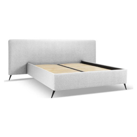 Světle šedá čalouněná dvoulůžková postel s úložným prostorem a roštem 180x200 cm Walter – Milo C Milo Casa