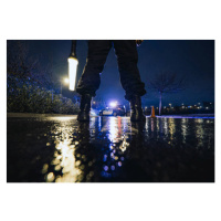 Umělecká fotografie Unrecognizable police officers in rainy night, Carrastock, (40 x 26.7 cm)