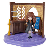 Figurka Harry Potter - Witchcraft classroom with Hermione, 23 x 23 x 13 cm