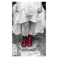 Fotografie bride in white dress and red amphibians, Brothers_Art, 24.6x40 cm