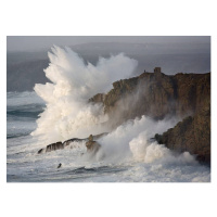 Fotografie Massive waves breaking on headland, Cornwall,, David Clapp, 40 × 30 cm