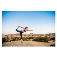 Fotografie Hispanic woman performing yoga in desert, Jacobs Stock Photography Ltd, 40 × 26.7 cm