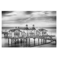 Fotografie BALTIC SEA Sellin Pier during sunrise | monochrome, Melanie Viola, 40 × 26.7 cm