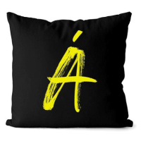 Impar písmeno Á, barva iniciály žlutá