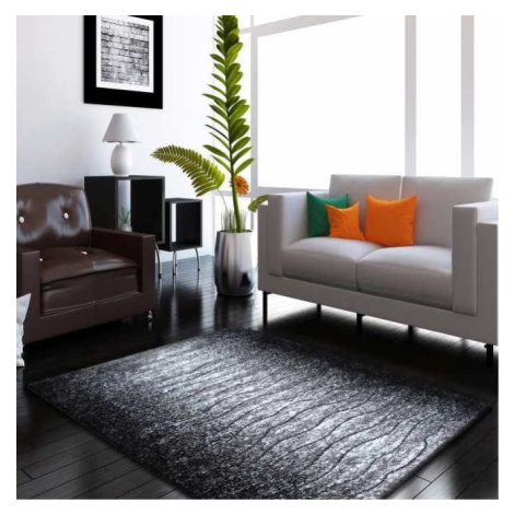 Moderní koberec do obýváku v šedé barvě