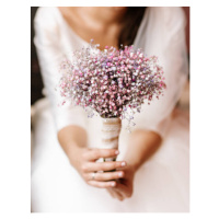 Fotografie Woman holding her bridal bouquet made, María Juárez, 30 × 40 cm