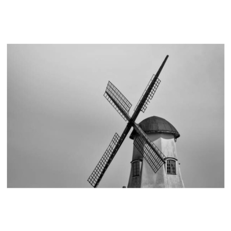 Fotografie View of a windmill on a cloudy day, Niklas Storm, (40 x 26.7 cm)