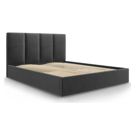 Tmavě šedá čalouněná dvoulůžková postel s úložným prostorem s roštem 180x200 cm Juniper – Mazzin Mazzini Sofas