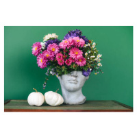Fotografie Head-shaped vase with a bouquet of flowers., Maryna Terletska, (40 x 26.7 cm)