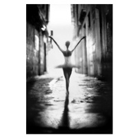 Fotografie classical dancer dancing at the city, 101cats, 26.7 × 40 cm