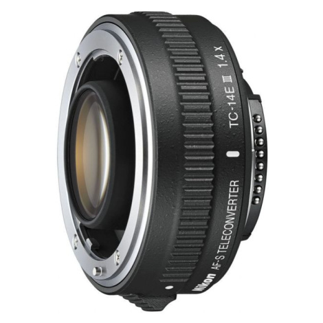 Objektivy Nikon