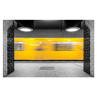 Fotografie Blurred Motion Of Train At Subway Station, Reinhard Krull, 40 × 26.7 cm