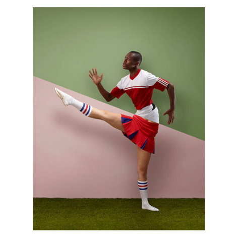 Fotografie Footballer top, cheer leader bottom, Tim Macpherson, 30 × 40 cm