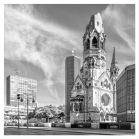 Fotografie BERLIN Kaiser Wilhelm Memorial Church | Monochrome, Melanie Viola, 40 × 40 cm