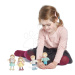 Dřevěná postavička holčička se zajíčkem Amy And Her Rabbit Tender Leaf Toys v pleteném svetříku