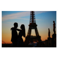 Fotografie Silhouettes of romantic couple near the, encrier, 40 × 26.7 cm