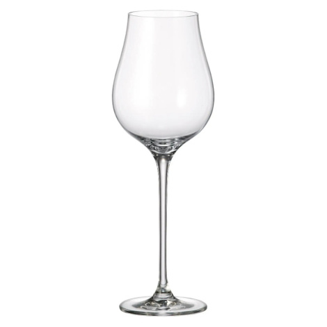 Bílé sklenice na víno