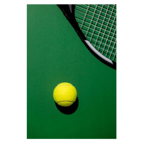Umělecká fotografie Top view tennis ball with racket, Zoe Pavel / 500px, (26.7 x 40 cm)
