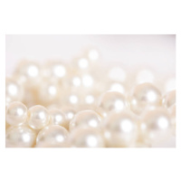 Fotografie Pile of pearls on the white background, triocean, 40 × 26.7 cm