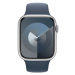 Apple Watch Series 9 45mm Stříbrný hliník s bouřkově modrým sportovním řemínkem S/M Stříbrná