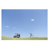 Fotografie Golfer Chasing Golf Cart, Sean Justice, 40 × 26.7 cm