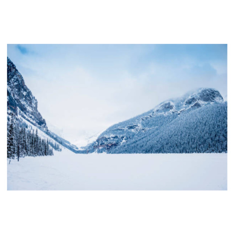 Fotografie Snowy mountains in remote landscape, Lake, Jacobs Stock Photography Ltd, 40x26.7 cm