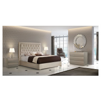 Estila Chesterfield luxusní manželská postel Adagio s čalouněním as kovovými nožičkami 150-180cm
