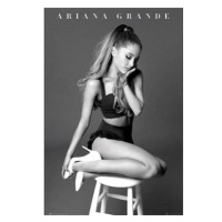 Ariana Grande Sit