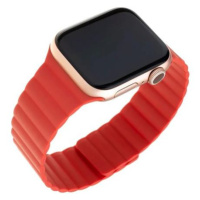 FIXED Magnetic Strap silikonový řemínek s magnetickým zapínáním Apple Watch 38 mm/40 mm červený