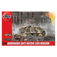 Classic Kit tank A1353 - JagdPanzer 38 tonne Hetzer 