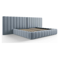 Světle modrá čalouněná dvoulůžková postel s úložným prostorem a roštem 200x200 cm Gina – Milo Ca