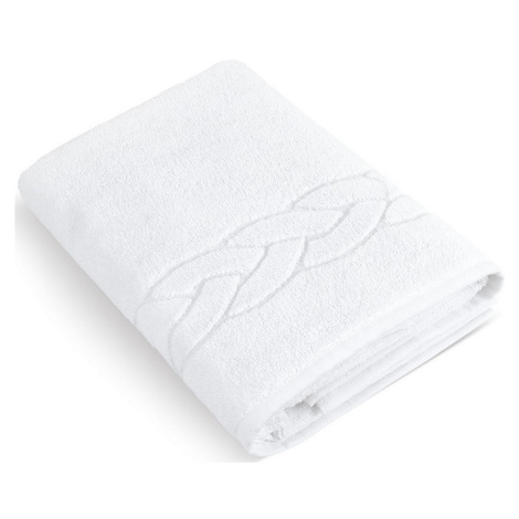 Bílé ručníky a osušky