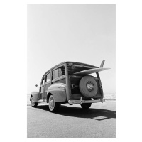 Fotografie Old Woodie Station Wagon with Surfboard, skodonnell, 26.7 × 40 cm