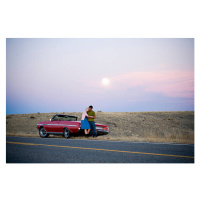 Fotografie man and woman next to a red convertible, Mike Kemp, 40 × 26.7 cm