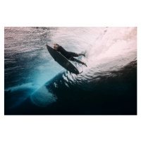 Fotografie Surfer dives beneath a wave, Matt Porteous, (40 x 26.7 cm)