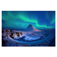 Fotografie Northern lights at Mount Kirkjufell, Iceland, FEBRUARY, 40 × 26.7 cm