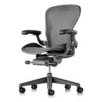 HERMAN MILLER Aeron, velikost C, pro tvrdé podlahy - černá