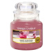 Yankee Candle, Sladké švestkové saké, Svíčka ve skleněné dóze 104 g