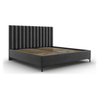Tmavě šedá čalouněná dvoulůžková postel s úložným prostorem s roštem 180x200 cm Casey – Mazzini 
