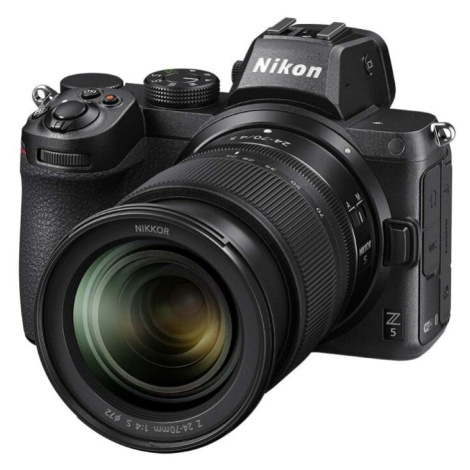 Nikon Z 5 + 24-70mm f/4.0 S - VOA040K006