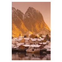 Fotografie Golden mountain, Reine, Lofoten Islands, Norway, David Clapp, 26.7 × 40 cm