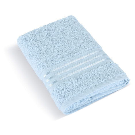 Modré ručníky a osušky