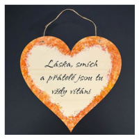 AMADEA Dřevěné srdce s nápisem Láska, smích a přátelé jsou tu vždy vítáni, 21 x 20 cm