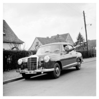 Fotografie Mercedes Benz 190, Hamburg 1957, 40 × 40 cm