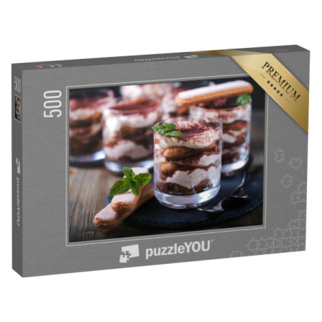 puzzle 500 dílků „Italský dezert, čerstvé tiramisu ve sklenici“