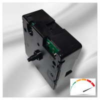 Hodinový strojek řízený signálem UTS se zesíleným chodem