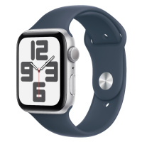 Apple Watch SE GPS 44mm stříbrné hliníkové pouzdro s ledově modrým sportovním řemínkem - M/L - M