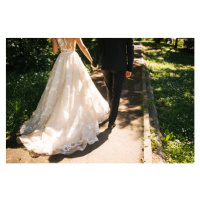 Fotografie Bride and groom walking on pavements, JovanaT, 40 × 26.7 cm