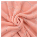 Trendy korálově růžová hřejivá deka se stříbrným geometrickým vzorem