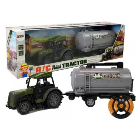 Zelený traktor s cisternou na mléko na dálkové ovládání Toys Group
